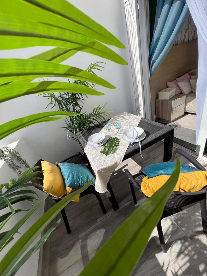 Malibu Park Apartments Sol Адехе Экстерьер фото