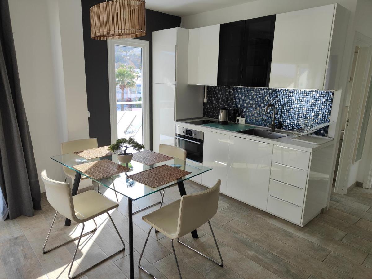Malibu Park Apartments Sol Адехе Экстерьер фото