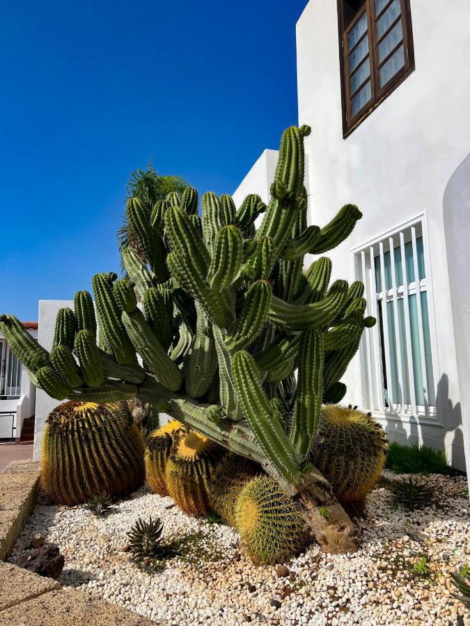 Malibu Park Apartments Sol Адехе Экстерьер фото