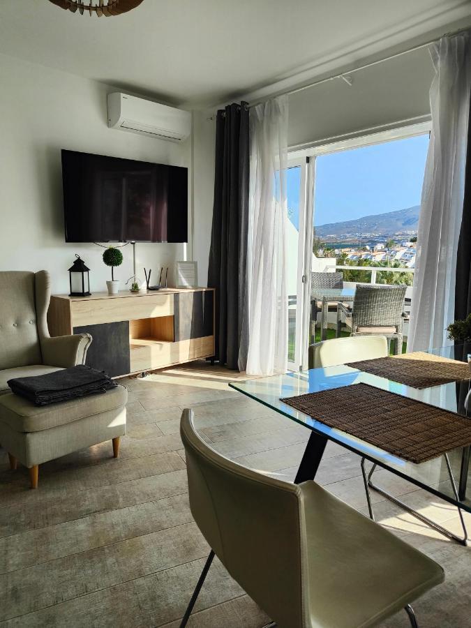 Malibu Park Apartments Sol Адехе Экстерьер фото