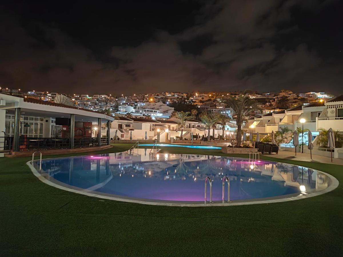 Malibu Park Apartments Sol Адехе Экстерьер фото