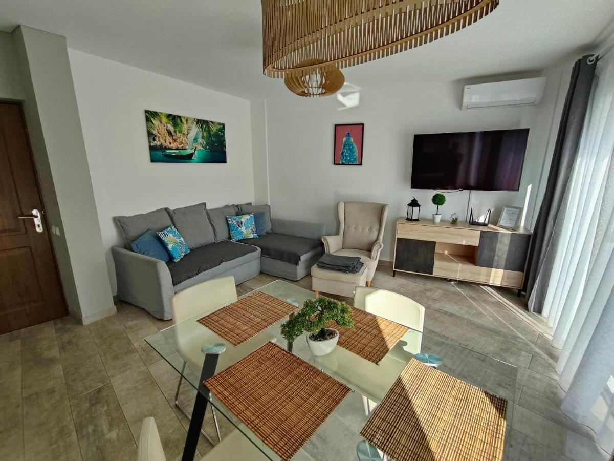 Malibu Park Apartments Sol Адехе Экстерьер фото