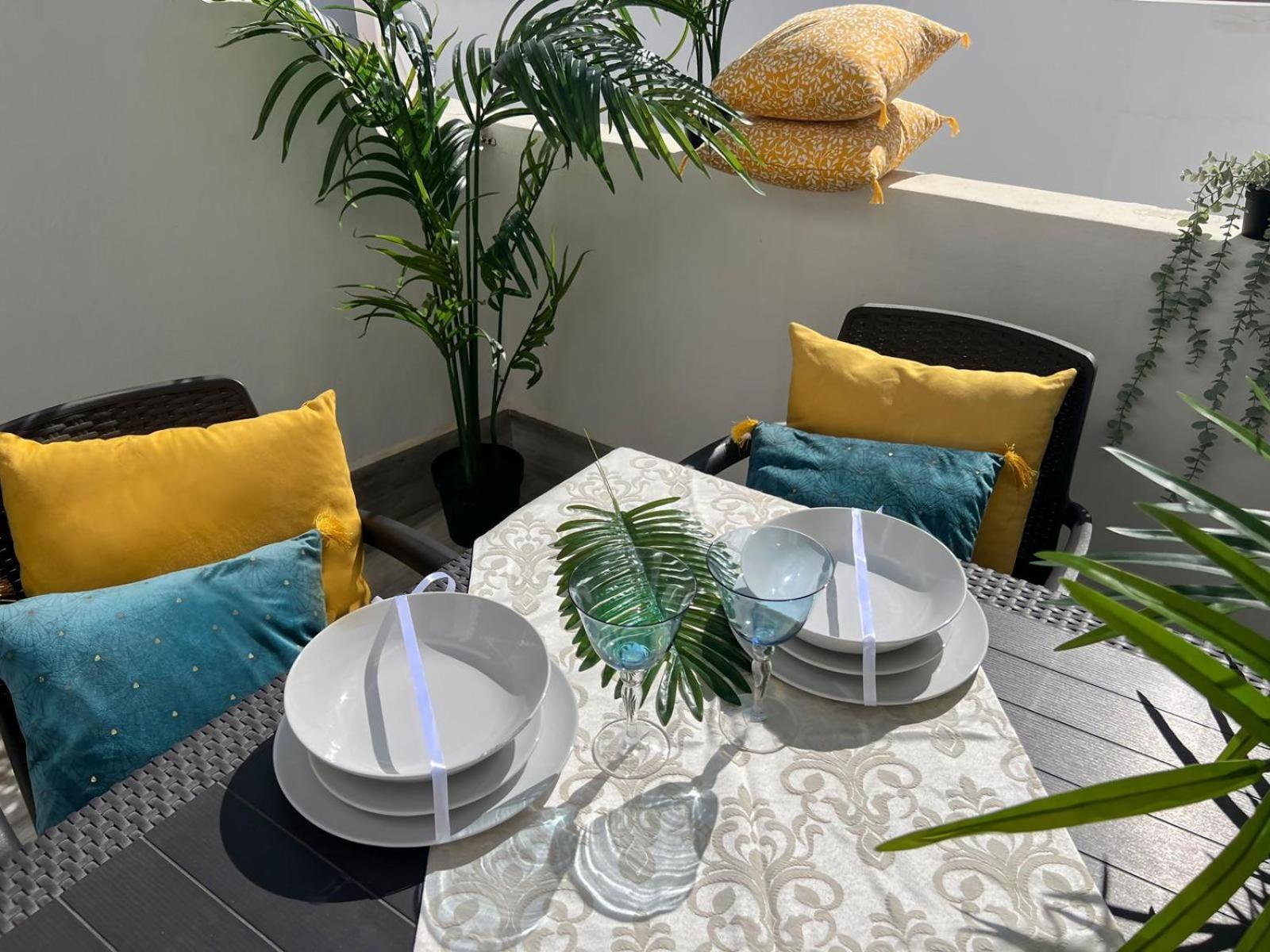 Malibu Park Apartments Sol Адехе Экстерьер фото