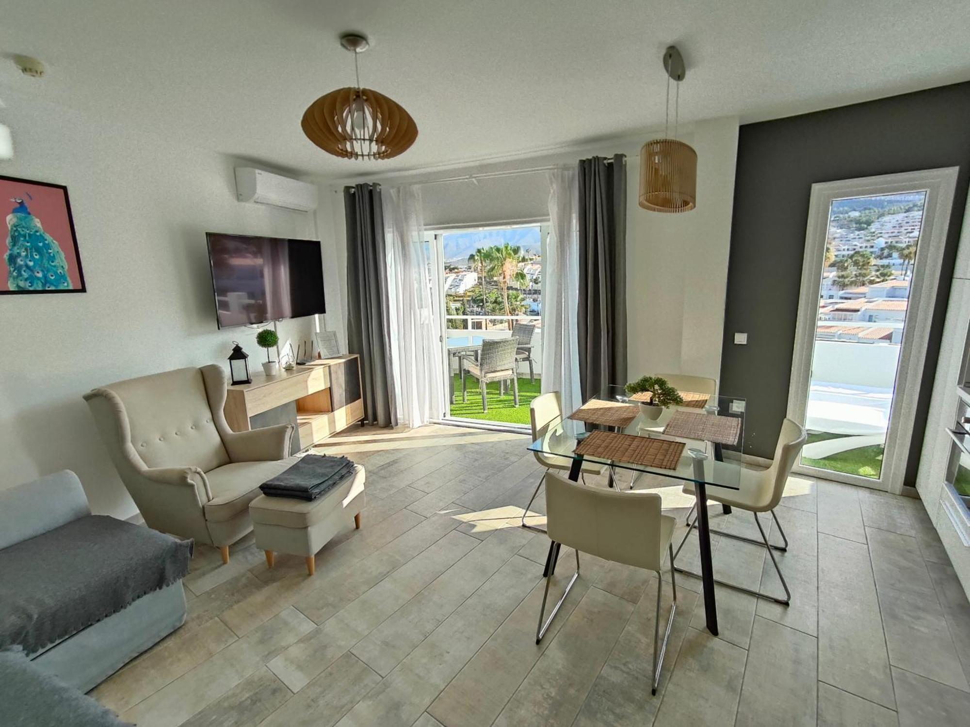 Malibu Park Apartments Sol Адехе Экстерьер фото