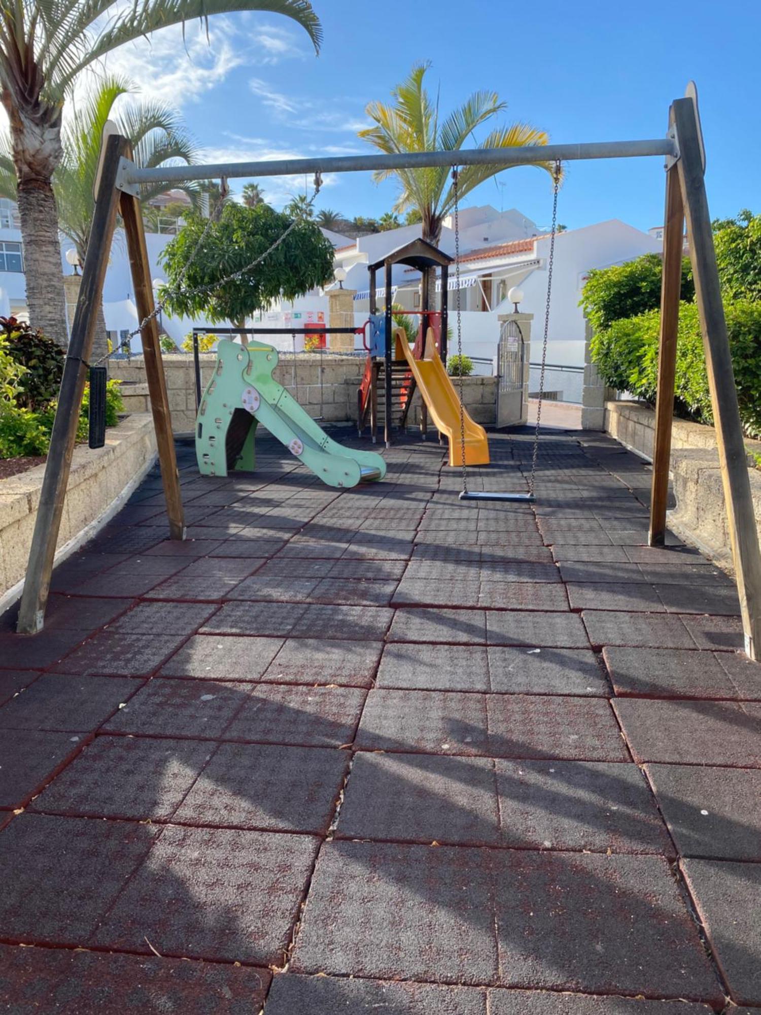 Malibu Park Apartments Sol Адехе Экстерьер фото